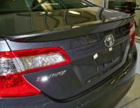 Toyota Camry (12–14) Спойлер крышки багажника. Цвет: 218